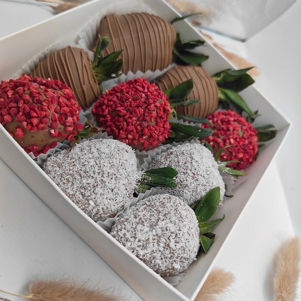 🍓 T03: клубника в шоколаде с малиной и кокосом 9-12 ягод - фото 3