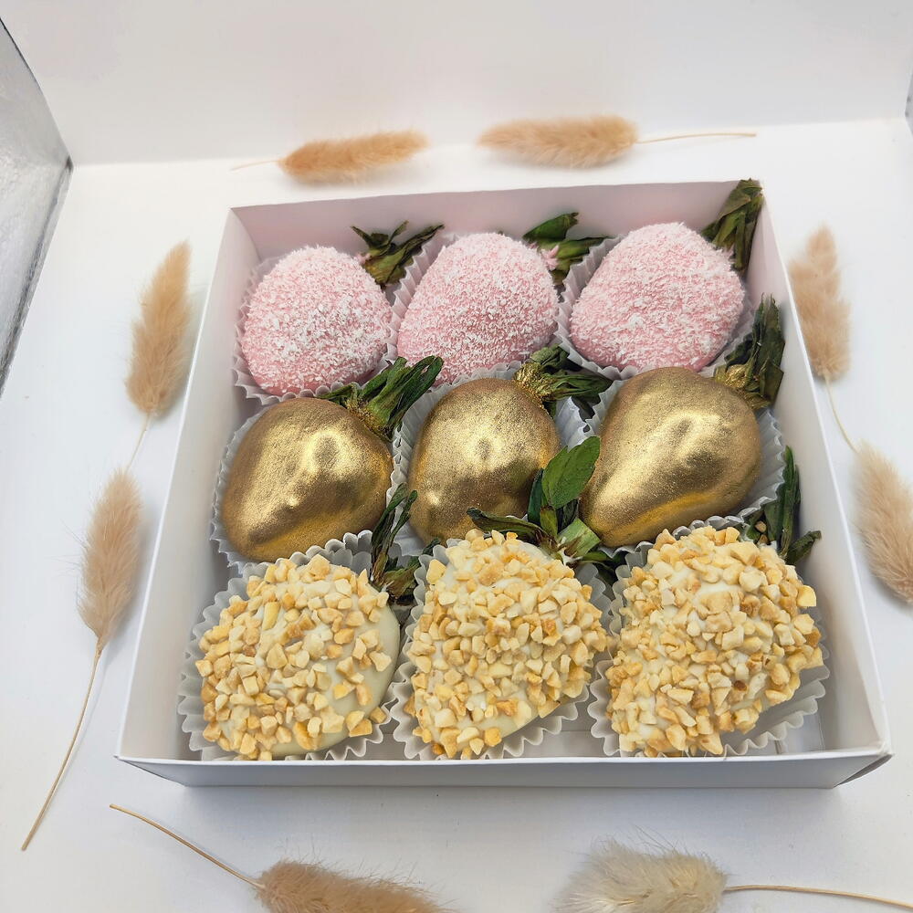 🍓 T05: клубника в шоколаде с арахисом, кокосом и золотом 9-12 ягод - фото 2
