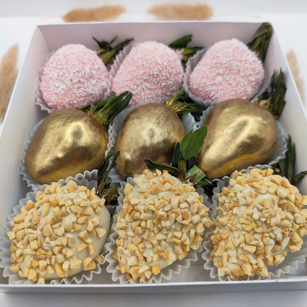 🍓 T05: клубника в шоколаде с арахисом, кокосом и золотом 9-12 ягод - фото 3