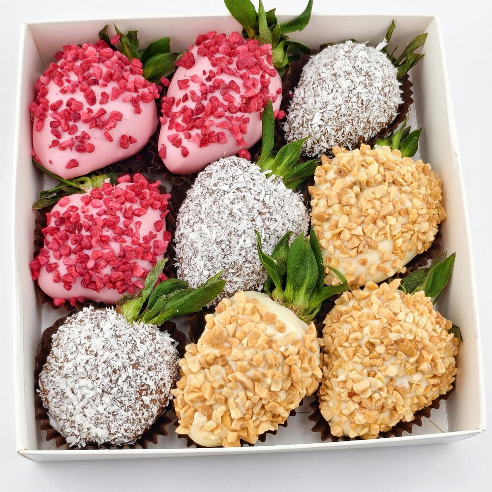 Клубника в шоколаде 9-12* ягод🍓 3 цвета шоколада - фото 1