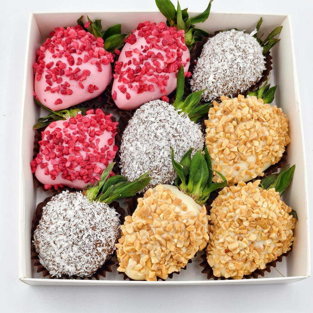 Клубника в шоколаде 9-12* ягод🍓 3 цвета шоколада - фото 3
