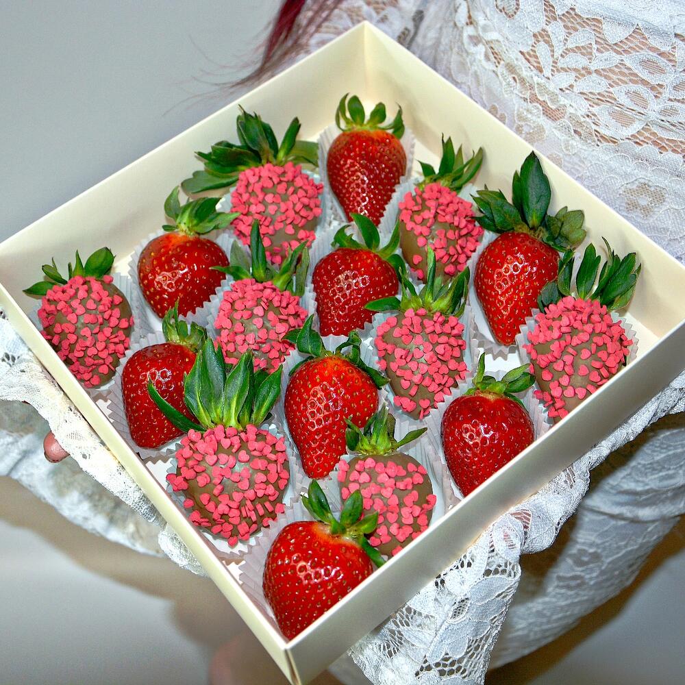 Клубника в шоколаде 16-20* ягод🍓 "Набор 17" кондитерская посыпка и свежая клубника - фото 2