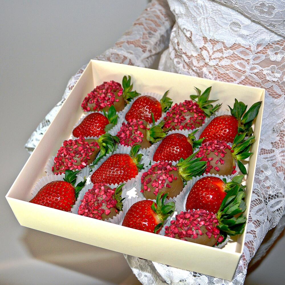 Клубника в шоколаде 16-20 ягод🍓 "Набор 24" сублимировая малина клубника и свежая клубника - фото 2