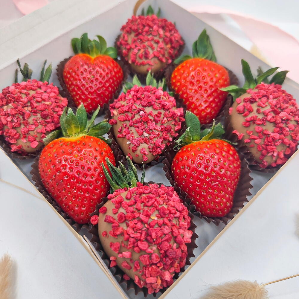 Клубника в шоколаде 9-12 ягод🍓 "Набор 28" сублимировая малина клубника и свежая клубника - фото 2