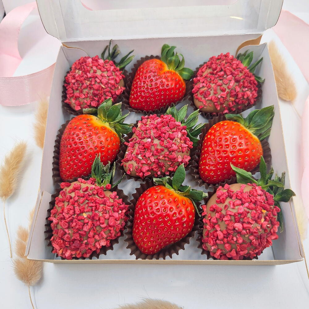Клубника в шоколаде 9-12 ягод🍓 "Набор 28" сублимировая малина клубника и свежая клубника - фото 4