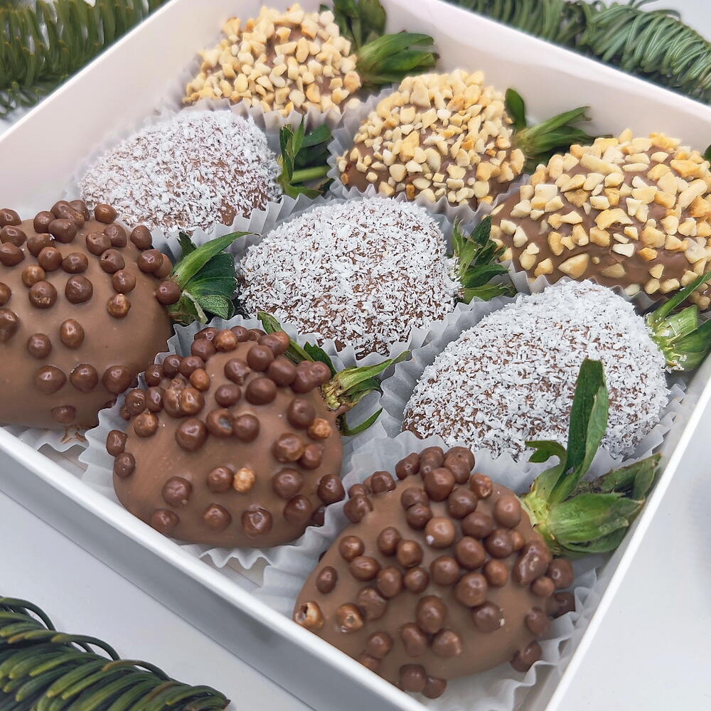 🍓 T17: Клубника в бельгийском шоколаде с арахисом, кокосом и шариками 9-12 ягод - фото 6