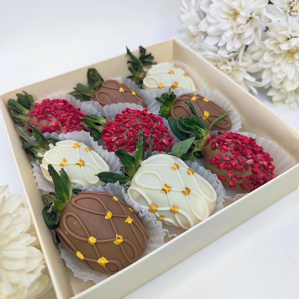 Клубника в шоколаде 9-12 ягод молочный и белый - фото 4