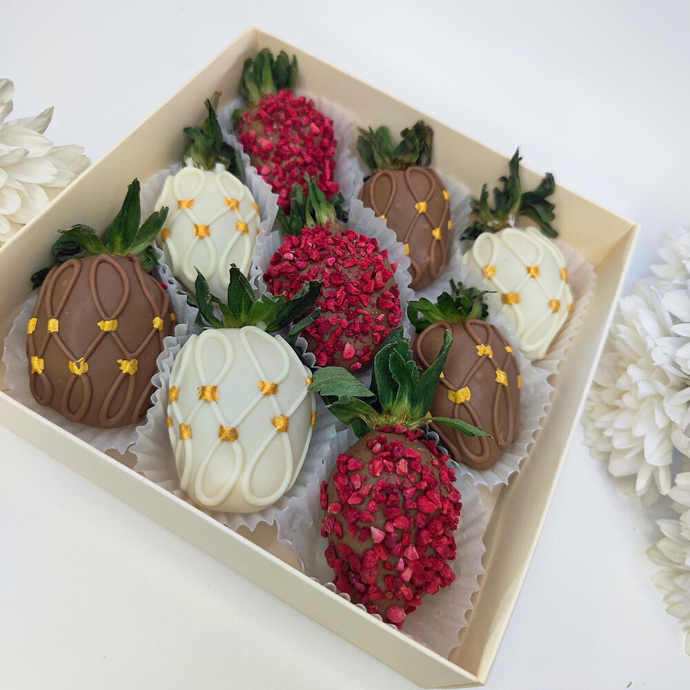 Клубника в шоколаде 9-12 ягод молочный и белый - фото 5