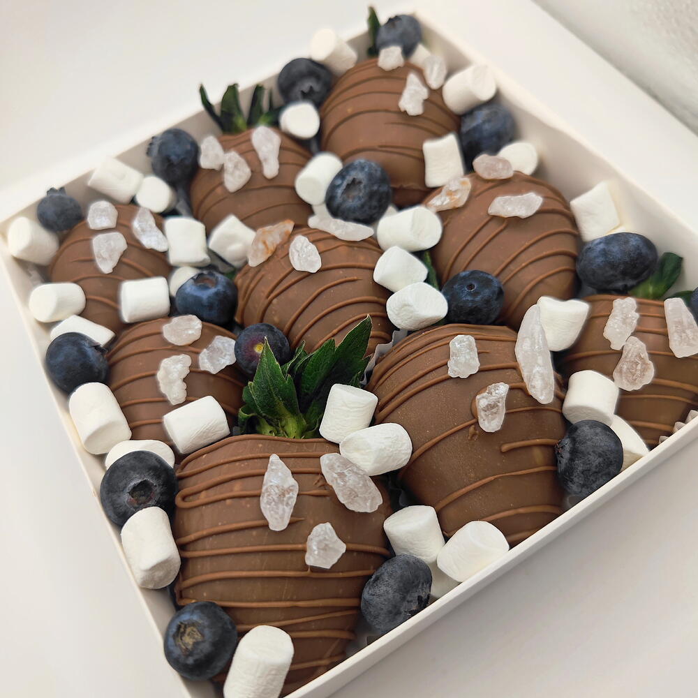 Клубника в шоколаде 9-12 ягод с кристаллами - фото 3