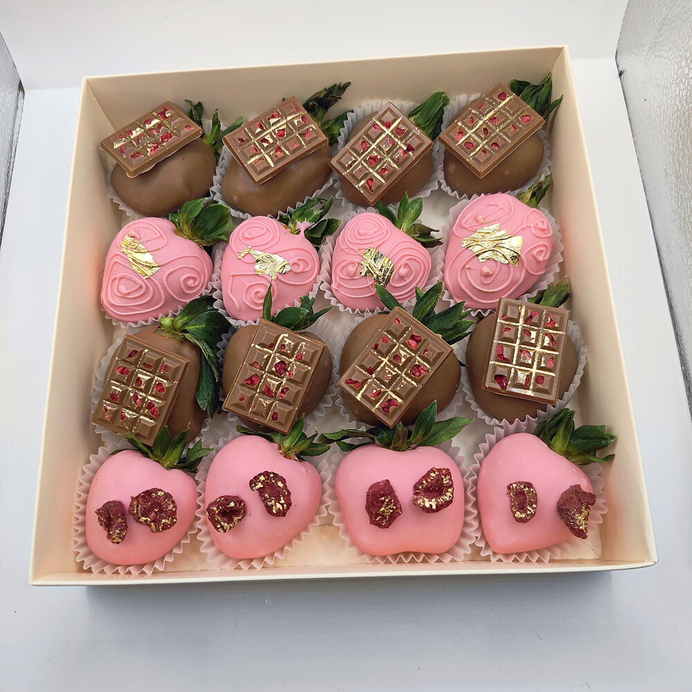 Клубника в шоколаде 16-20 ягод дизайнерский набор 🍓