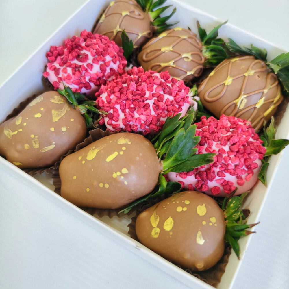 Клубника в шоколаде 9-12 ягод молочный и розовый - фото 5