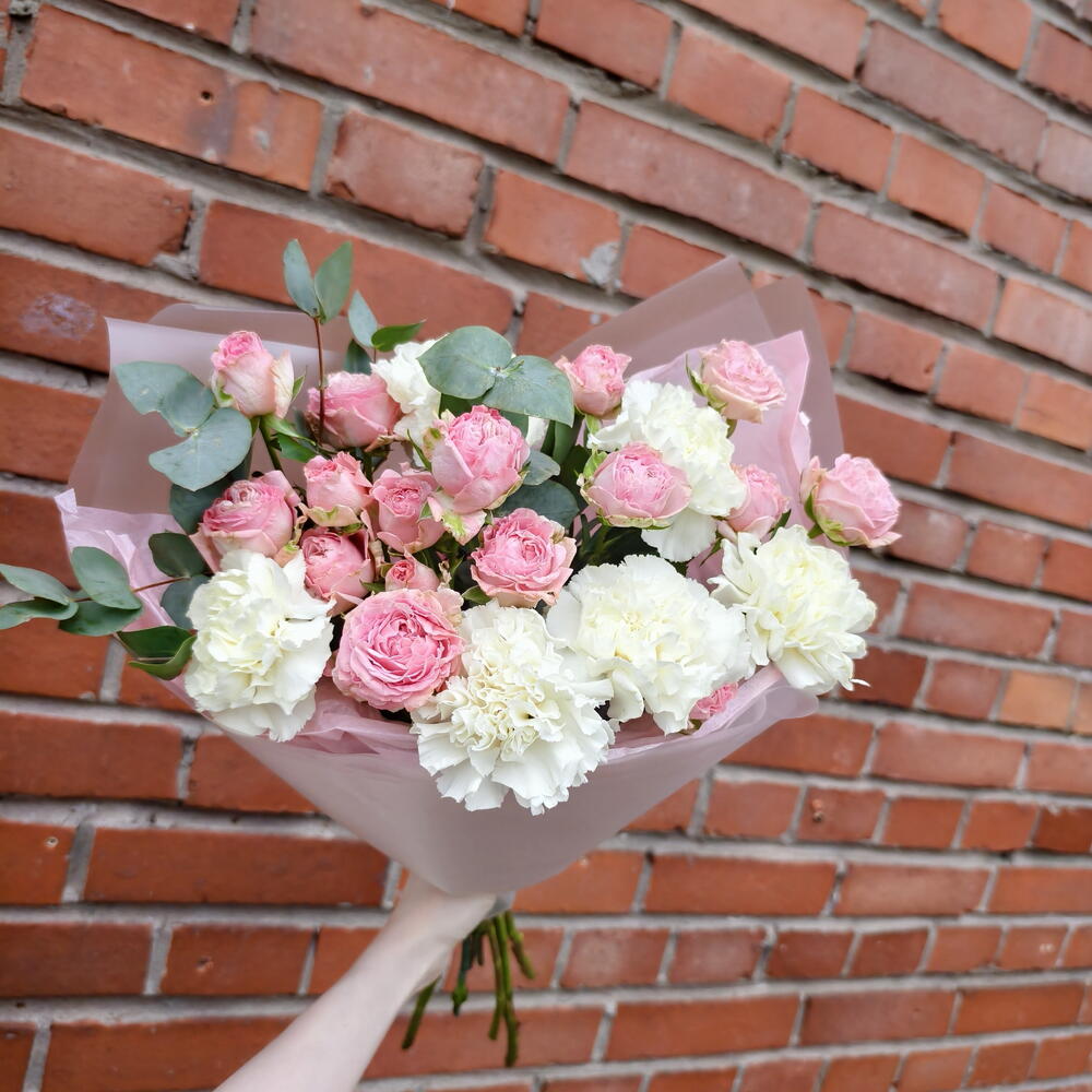 Bombastic Spray Rose, Dianthus and Eucalyptus Bouquet — photo 3