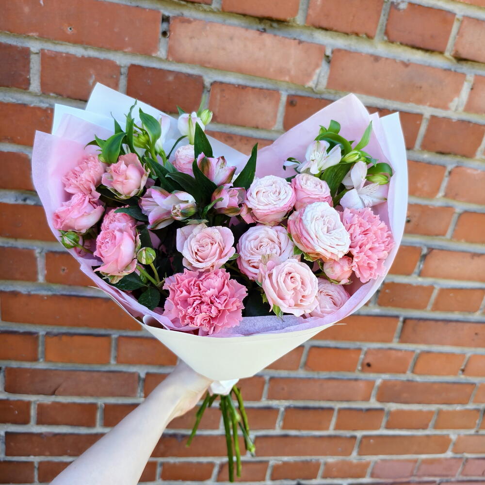 Signature Bouquet with Bombastic Peony-Style Spray Roses, Alstroemeria and Dianthus — September 1 — photo 4