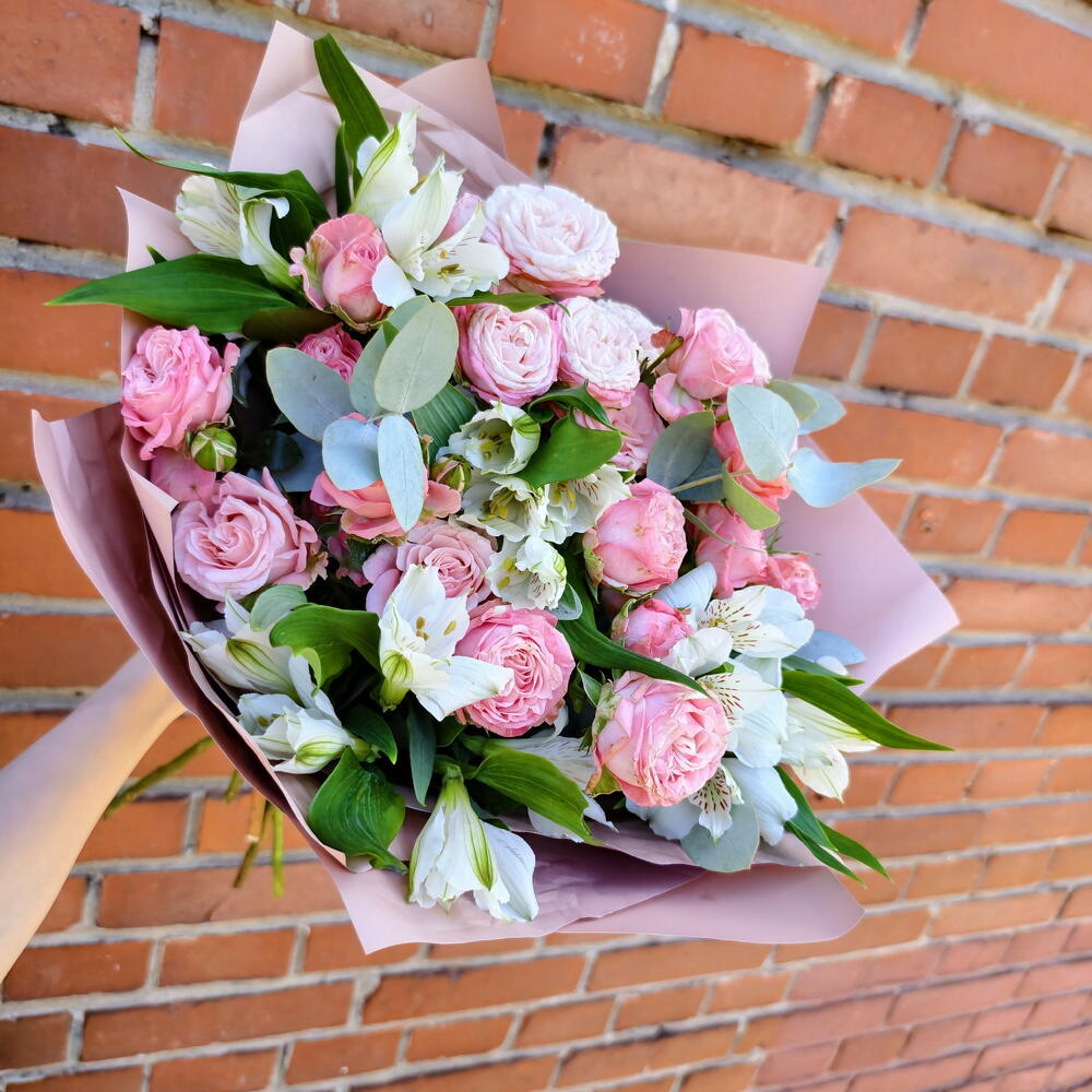 Bombastic Peony-Style Spray Rose, Alstroemeria and Eucalyptus Bouquet — photo 4