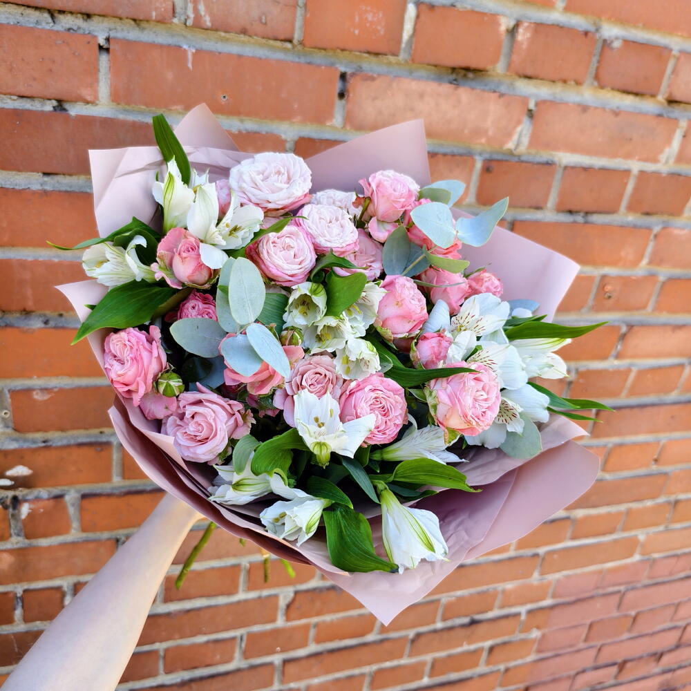 Bombastic Peony-Style Spray Rose, Alstroemeria and Eucalyptus Bouquet — photo 5