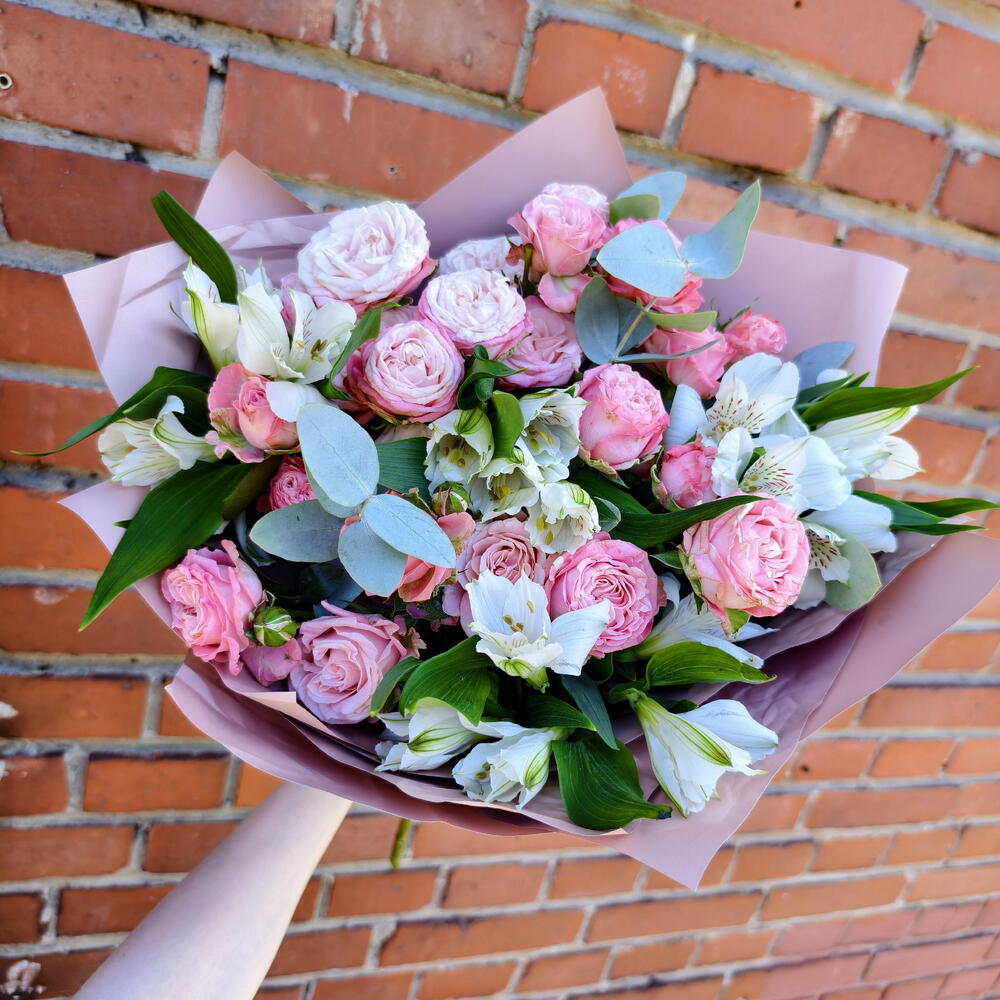 Bombastic Peony-Style Spray Rose, Alstroemeria and Eucalyptus Bouquet — photo 6