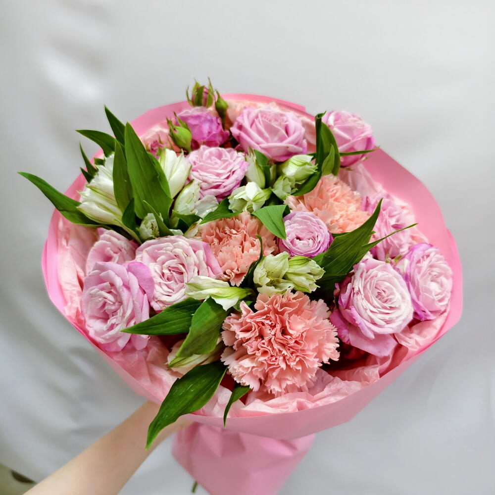 Peony-Style Spray Rose, Dianthus and Alstroemeria Bouquet — September 1 — photo 5