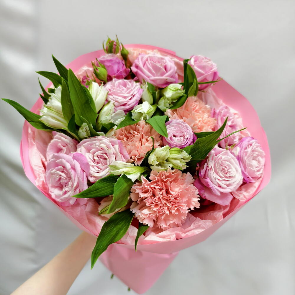 Peony-Style Spray Rose, Dianthus and Alstroemeria Bouquet — September 1 — photo 6