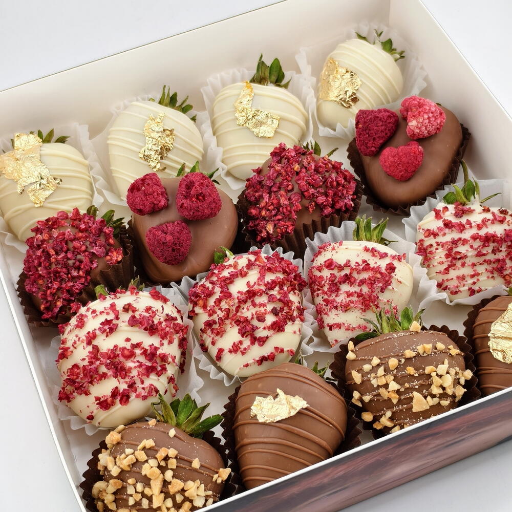 Nowkie × Flowwow Chocolate-Covered Strawberry Set, 16–20 Berries, Variant 4 — photo 3