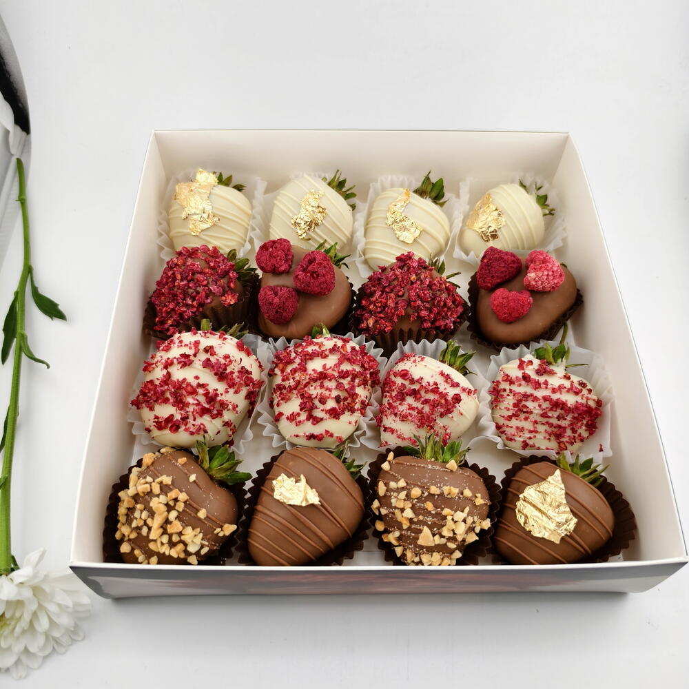 Nowkie × Flowwow Chocolate-Covered Strawberry Set, 16–20 Berries, Variant 4 — photo 4