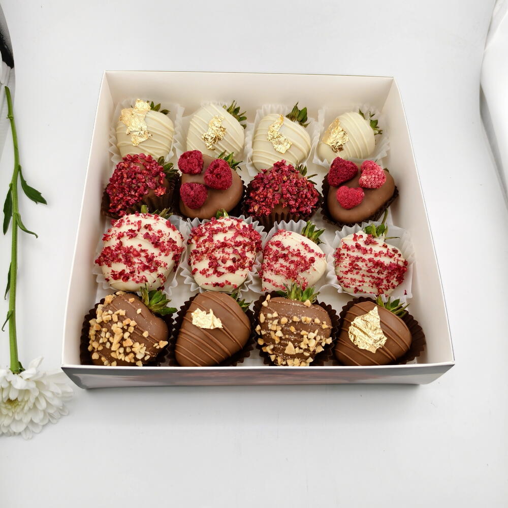 Nowkie × Flowwow Chocolate-Covered Strawberry Set, 16–20 Berries, Variant 4 — photo 6