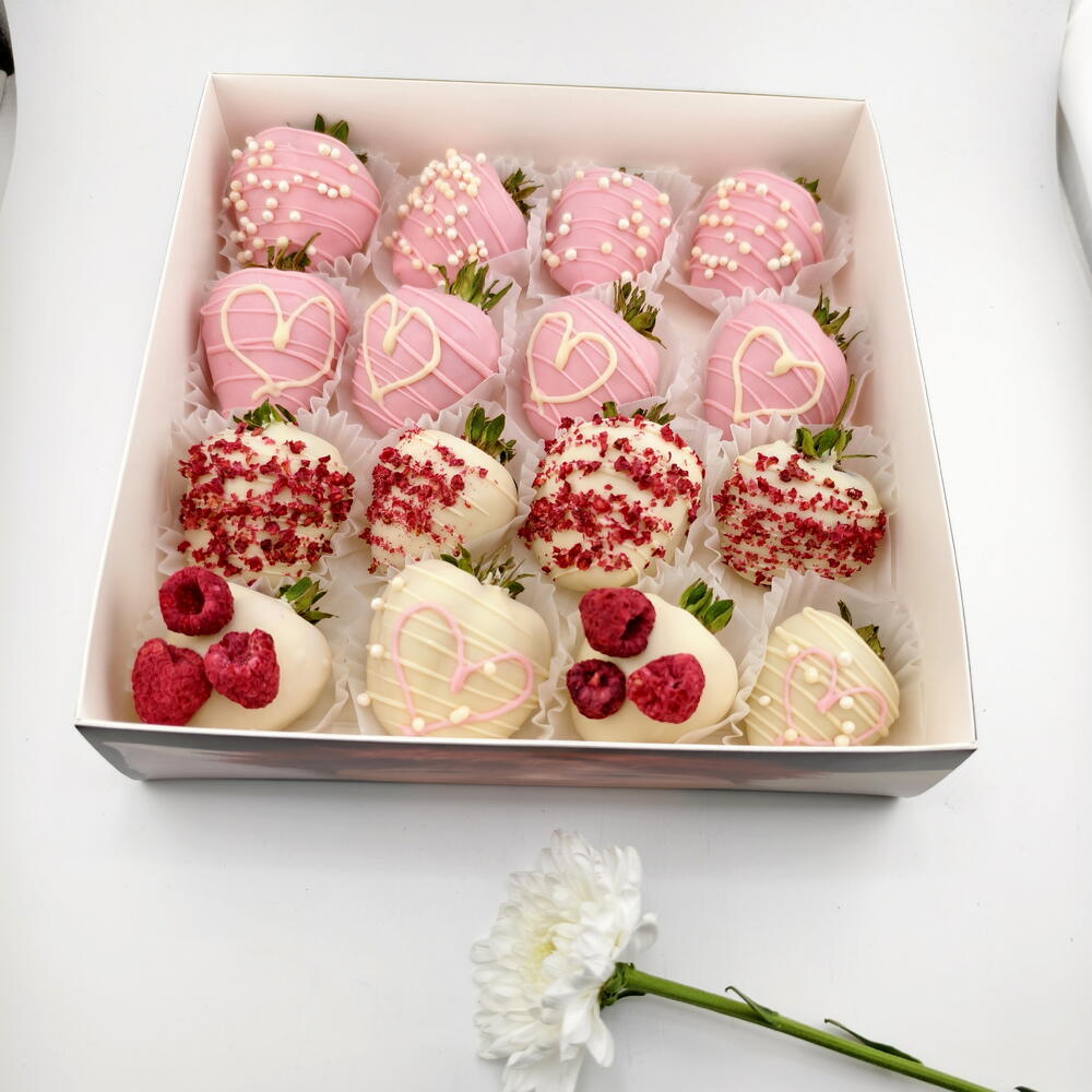 Nowkie × Flowwow Chocolate-Covered Strawberry Set, 16–20 Berries — photo 6