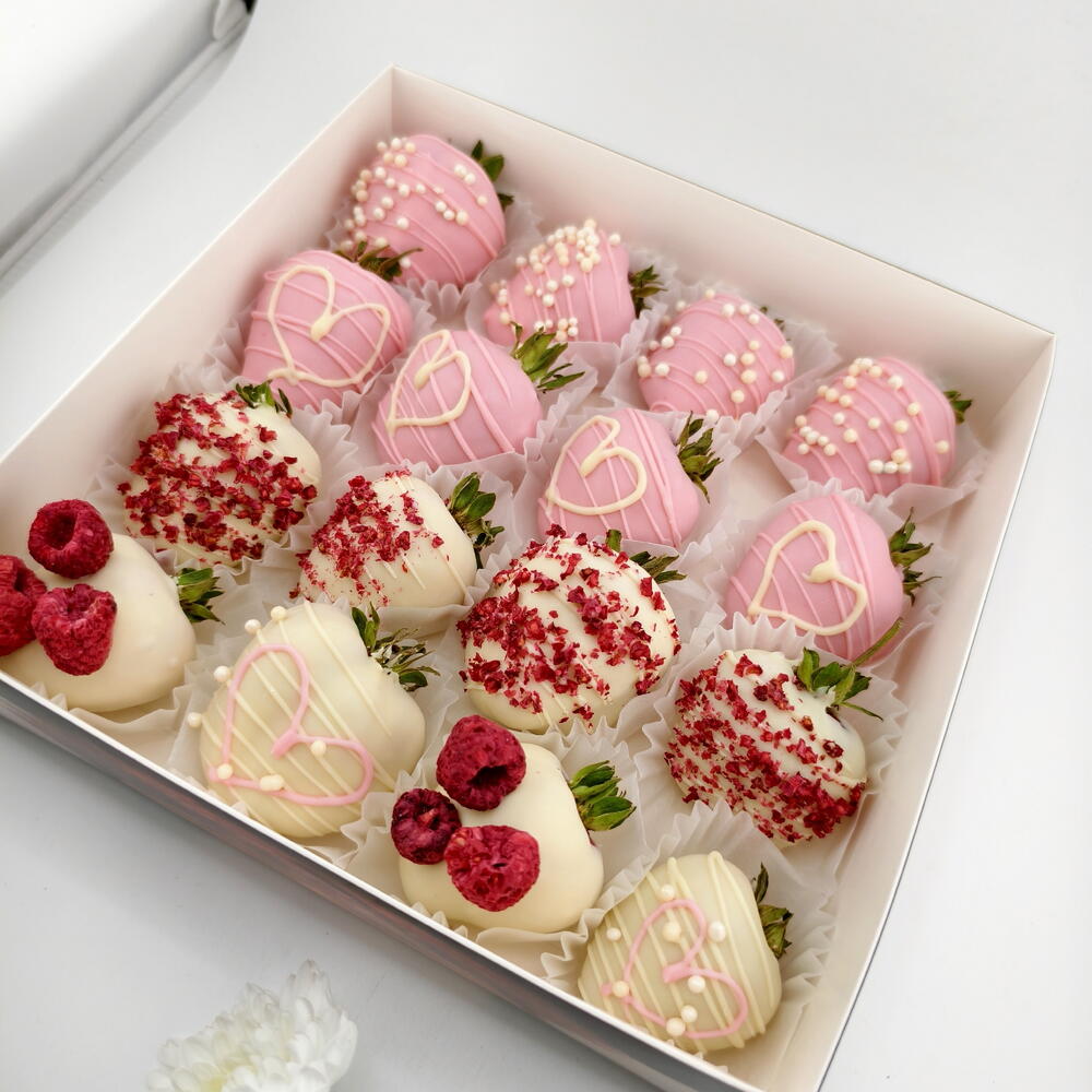 Nowkie × Flowwow Chocolate-Covered Strawberry Set, 16–20 Berries — photo 7