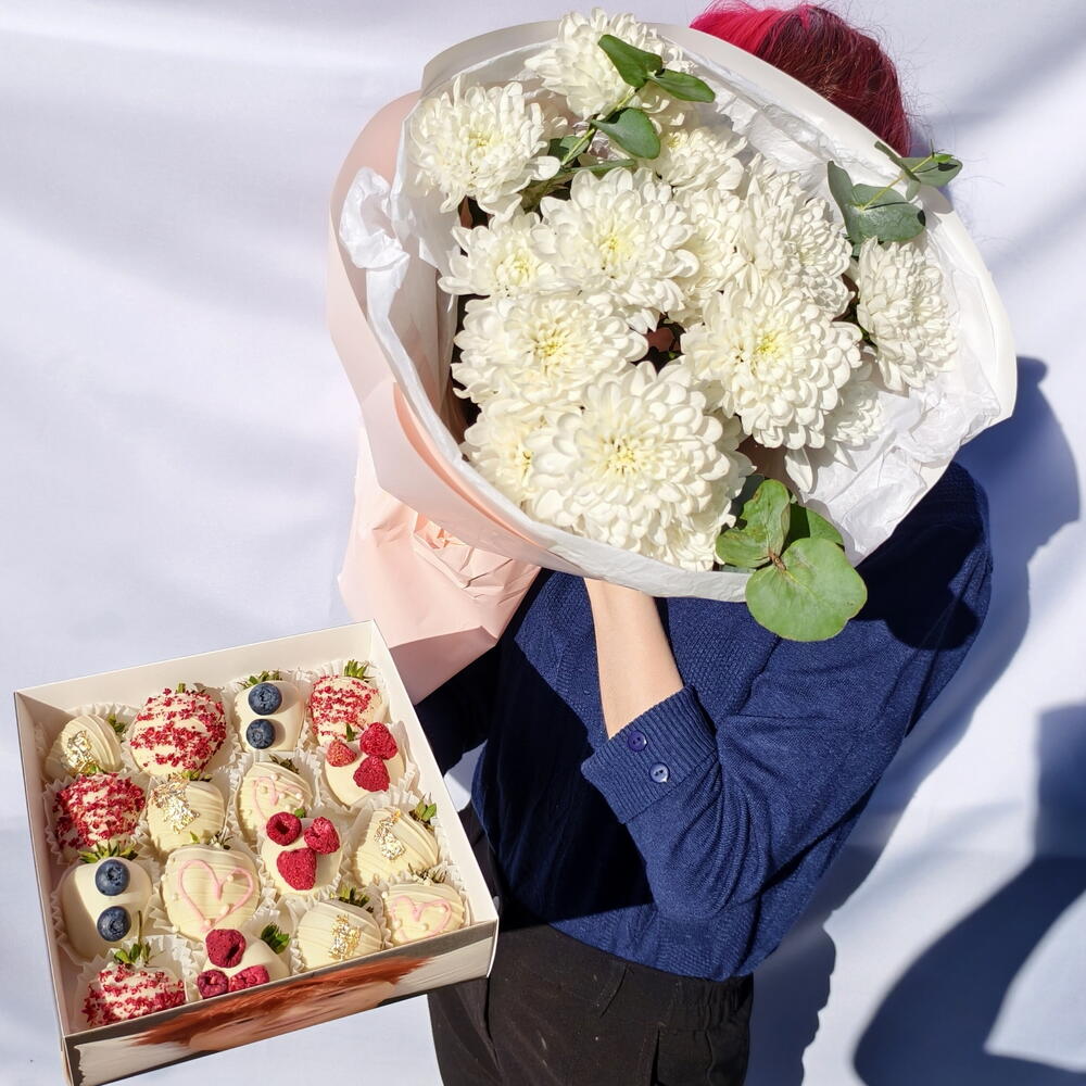 Nowkie × Flowwow Chocolate-Covered Strawberry and Flower Set, 16–20 Berries, Variant 3 — photo 6