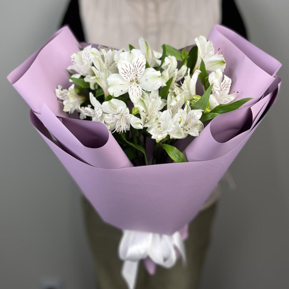 Mono Bouquet of 5 White Alstroemeria Stems — photo 6