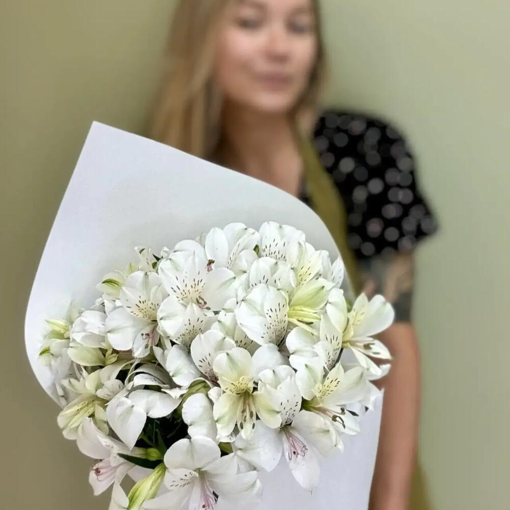 Bouquet of 3 White Alstroemeria Stems — September 1 — photo 3