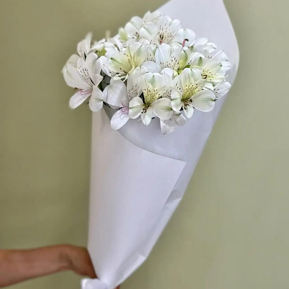 Bouquet of 3 White Alstroemeria Stems — September 1 — photo 4