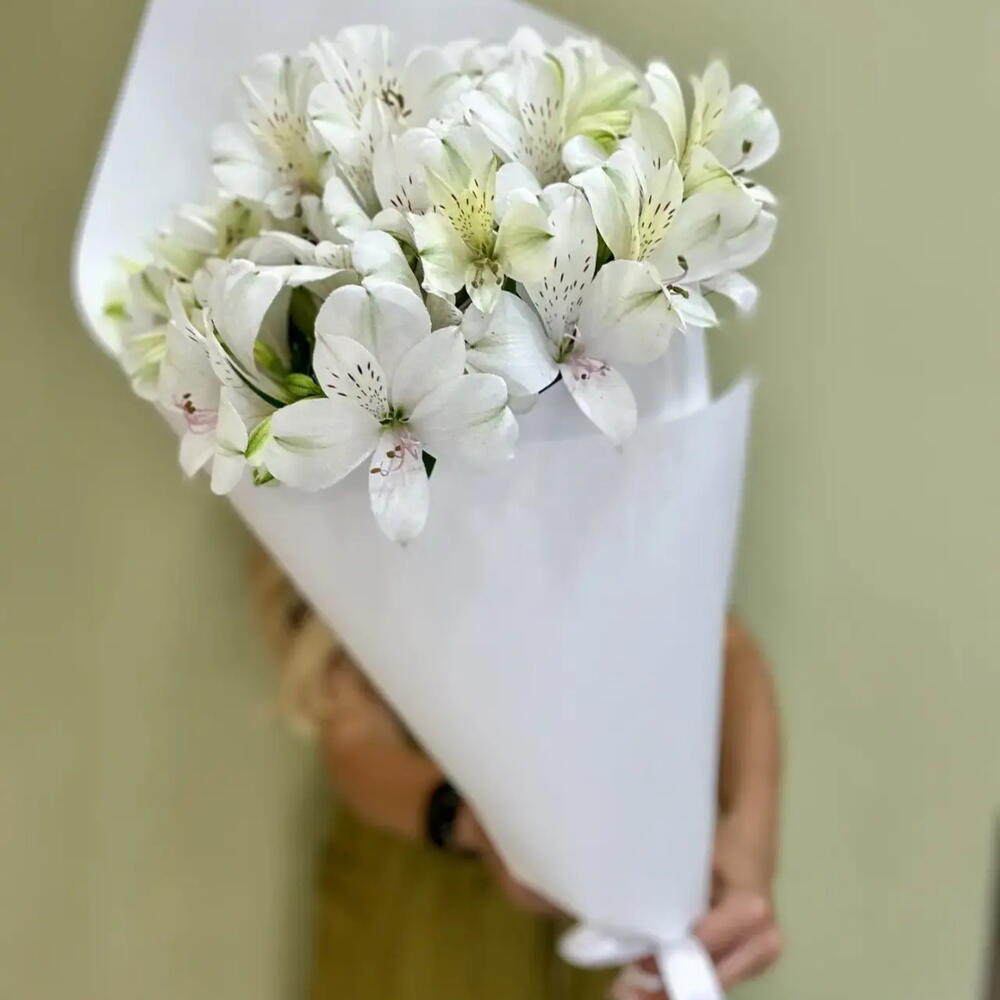 Bouquet of 3 White Alstroemeria Stems — September 1 — photo 5