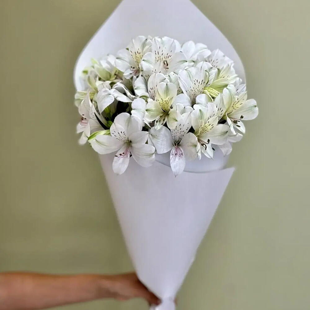 Bouquet of 3 White Alstroemeria Stems — September 1 — photo 6