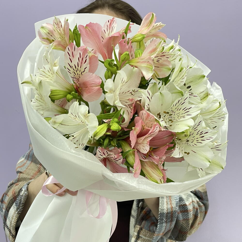 Bouquet of 5 Alstroemeria Stems — September 1 — photo 1