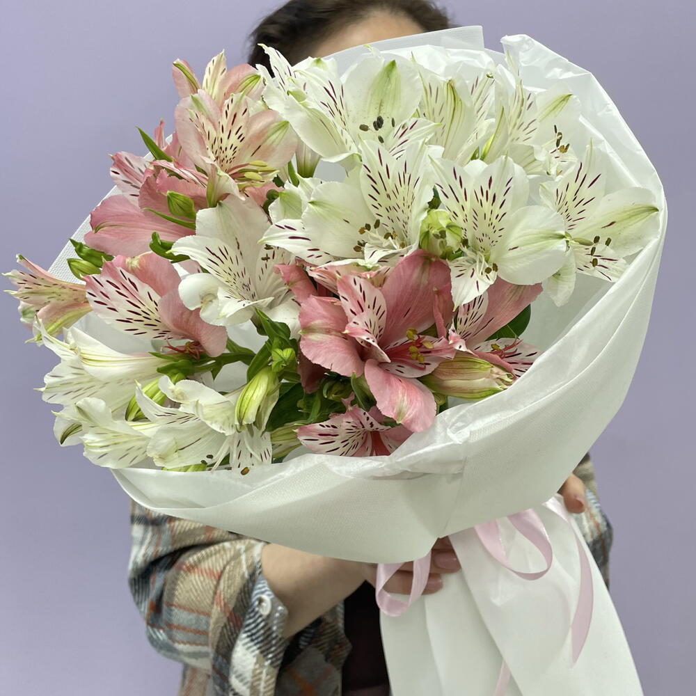 Bouquet of 5 Alstroemeria Stems — September 1 — photo 2