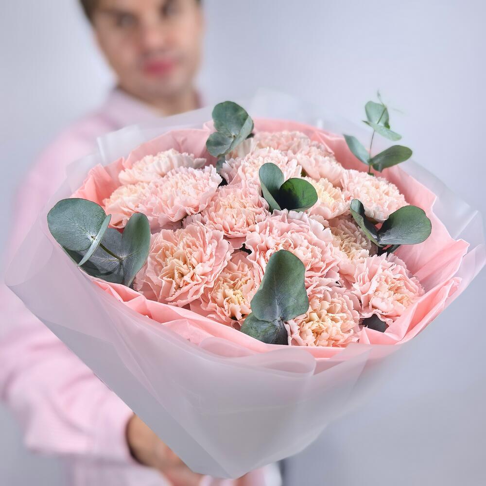Bouquet of 15 Pink Dianthus Stems with Eucalyptus — photo 1